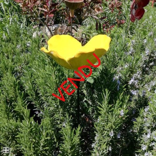 fleur céramique jaune