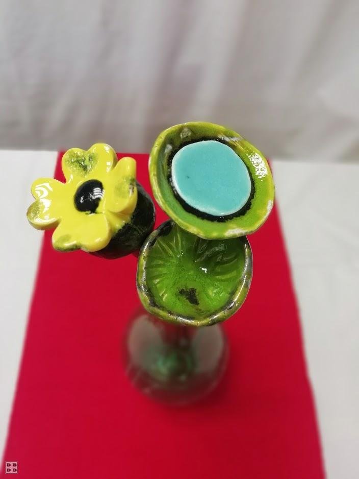 fleurs céramique verte en bouquet