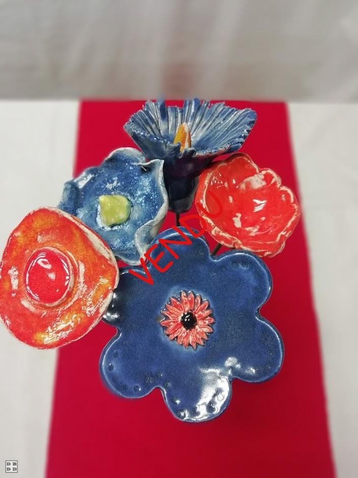 fleurs céramique en bouquet