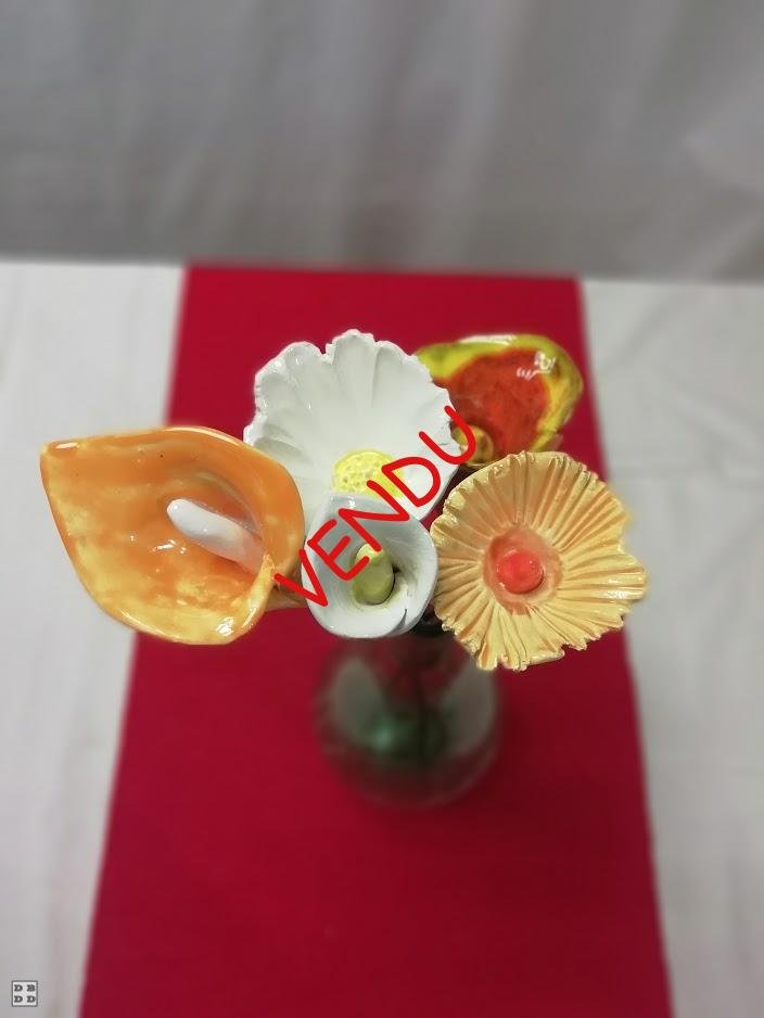 fleurs céramique en bouquet