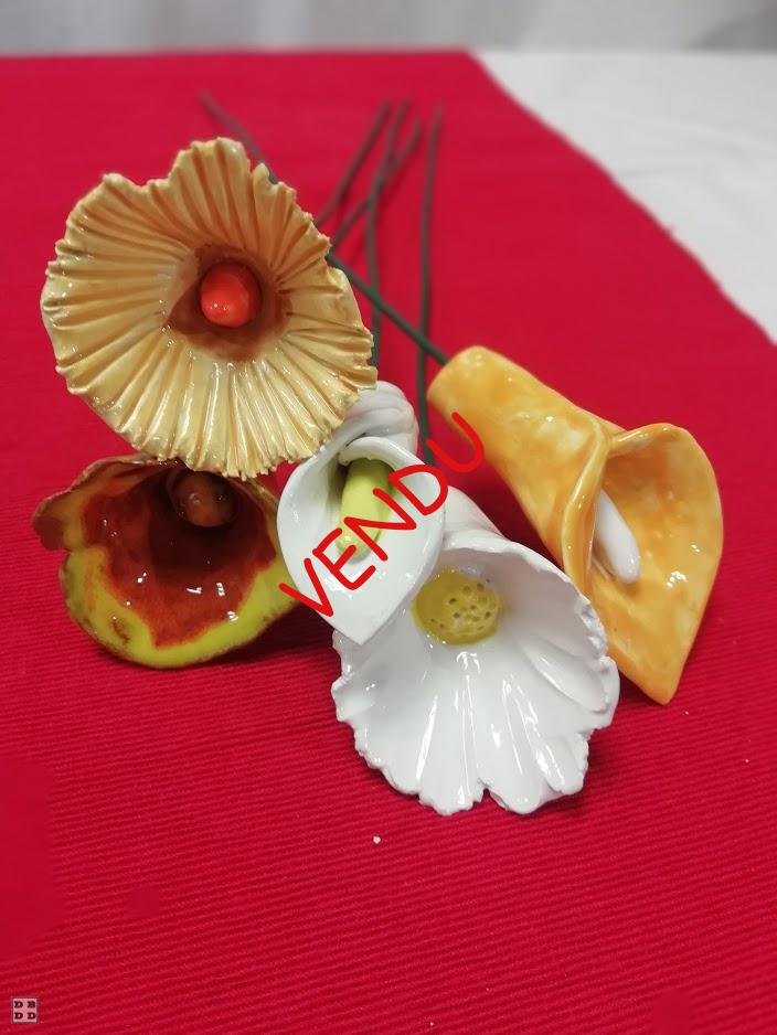 fleurs céramique en bouquet