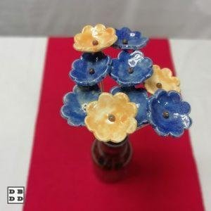 fleurs jaune et bleue